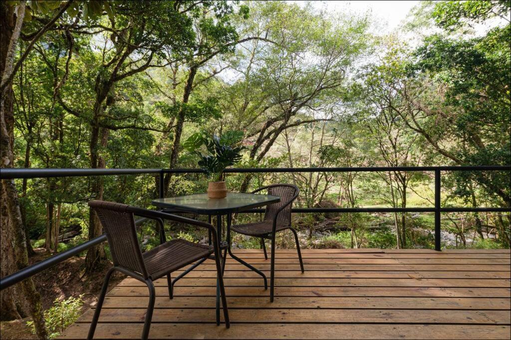 Unicorn Lodge: Direct Riverfront : Unique Experience 圣赫拉多德多塔 外观 照片