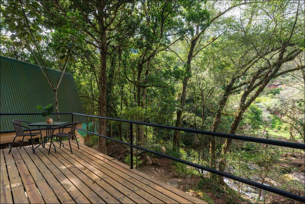 Unicorn Lodge: Direct Riverfront : Unique Experience 圣赫拉多德多塔 外观 照片