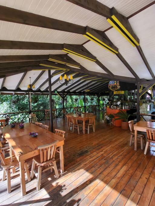 Unicorn Lodge: Direct Riverfront : Unique Experience 圣赫拉多德多塔 外观 照片