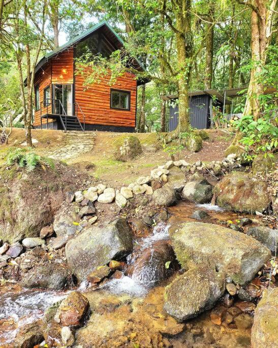 Unicorn Lodge: Direct Riverfront : Unique Experience 圣赫拉多德多塔 外观 照片